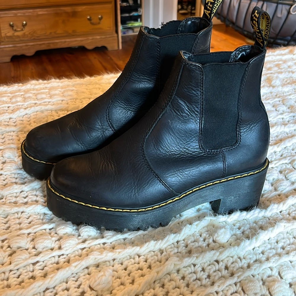 Dr. Martin, Chelsea boots size 9